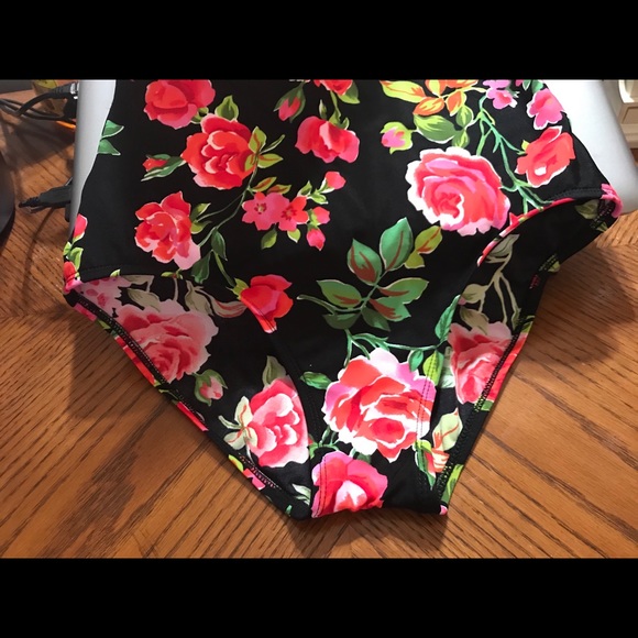 1 piece Bathing Suith - Picture 8 of 8